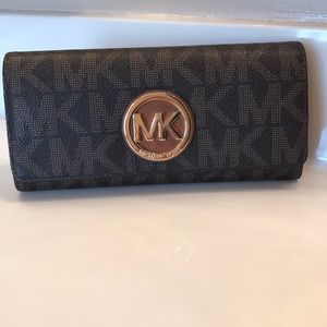 Jet set Michael Kors wallet